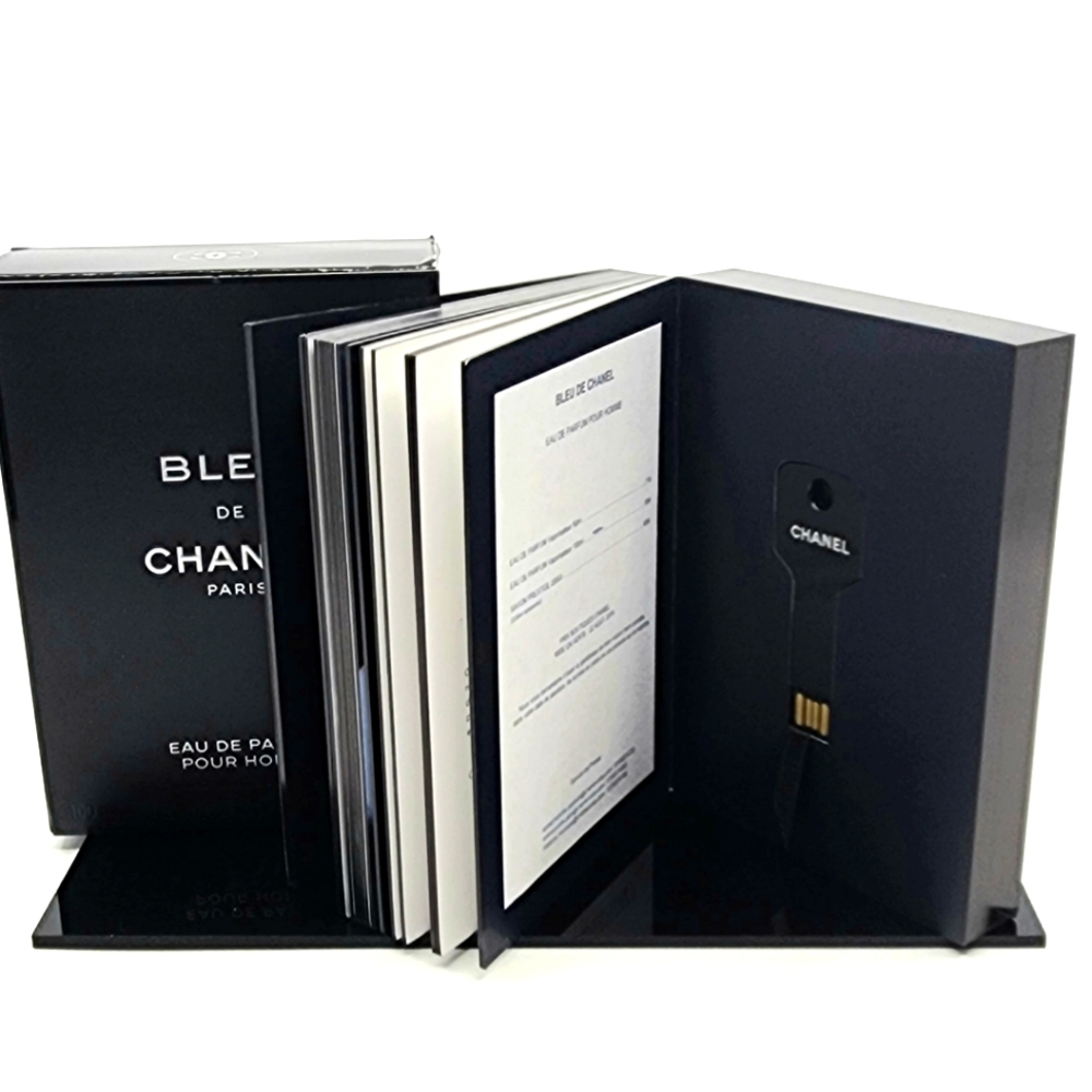 NWOT Bleu de Chanel USB 💙 🎁